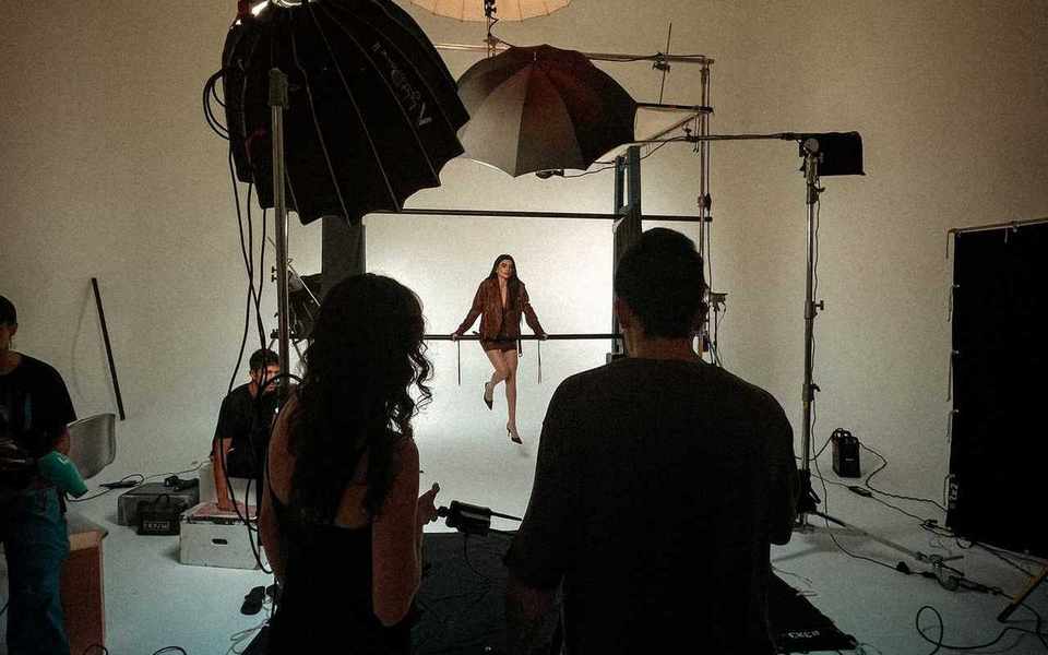Behind the scenes of a studio photo session